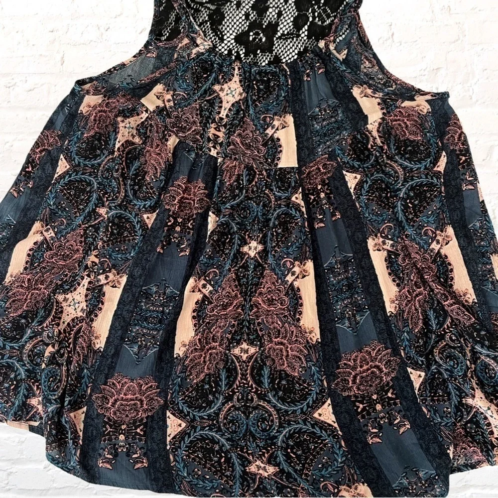 FREE People Count Me in Trapeze Tunic Top in Black Floral Combo - Size S - Picture 6 of 8